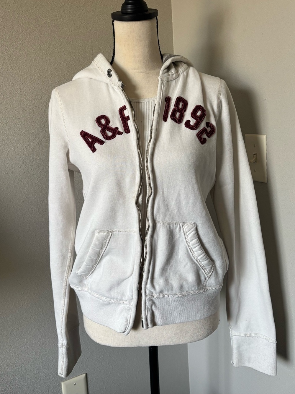 vintage Abercrombie & Fitch white full-zip hoodie large